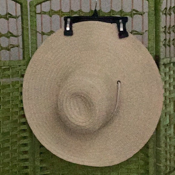 🌻NWOT Too Much Fun Big Floppy Hat Closet Must Have 🌻 - Picture 2 of 10